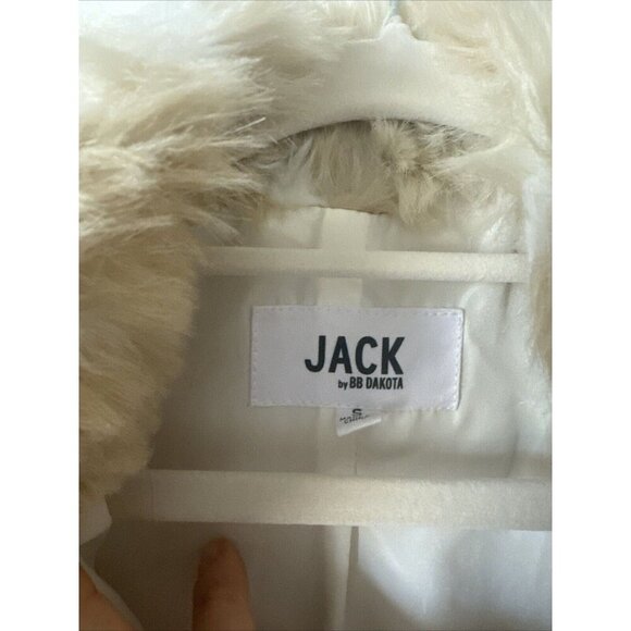 Jack By BB Dakota Women's Vest Ivory Patch Faux Fur Size Small With Pockets - Picture 2 of 6